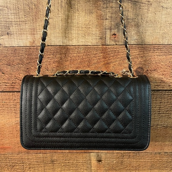 Black and Gold quilted shoulder bag - Picture 6 of 10
